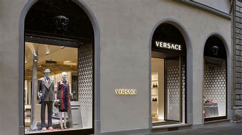 versace firenze via tornabuoni|The Best Places for Shopping in Florence: 11 Must .